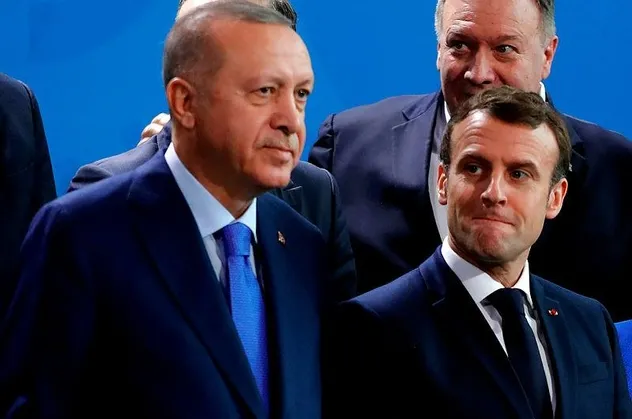 50 bin vaka ile koronavirüste rekor kıran Fransa'da gündem Başkan Erdoğan