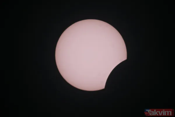 2024 yılının ilk tam Güneş tutulması ABD'de gerçekleşti | Milyonlarca kişi yakından takip etti! İşte o renkli anlar... - 13