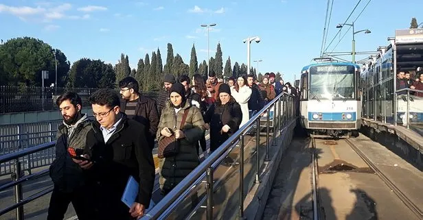 İstanbul’da tramvay seferlerinde aksama! Duraklarda yoğunluk oluştu