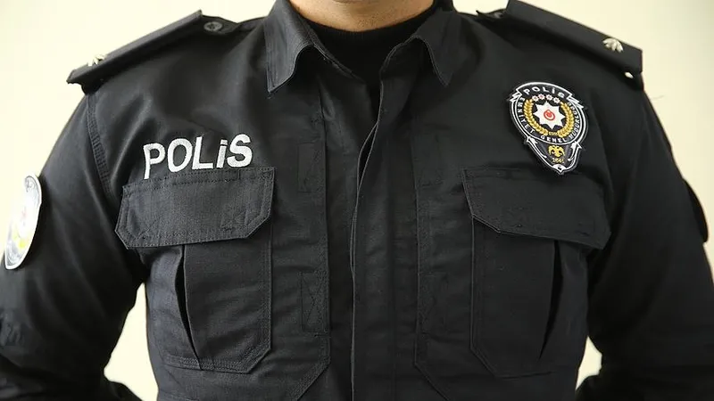 31-donem-pomem-7500-polis-alimi-ilani-cikti-basvuru-tarihi-ve-sartlari-2024-nasil-6-bin-erkek-1500-kadin-puan-1712215135343.jpg 2024 başvuru tarihi ve şartları nasıl? 31. dönem POMEM 7.500 öğrenci alımı ilanı çıktı: 6 bin erkek, 1.500 kadın puan şartı...-5