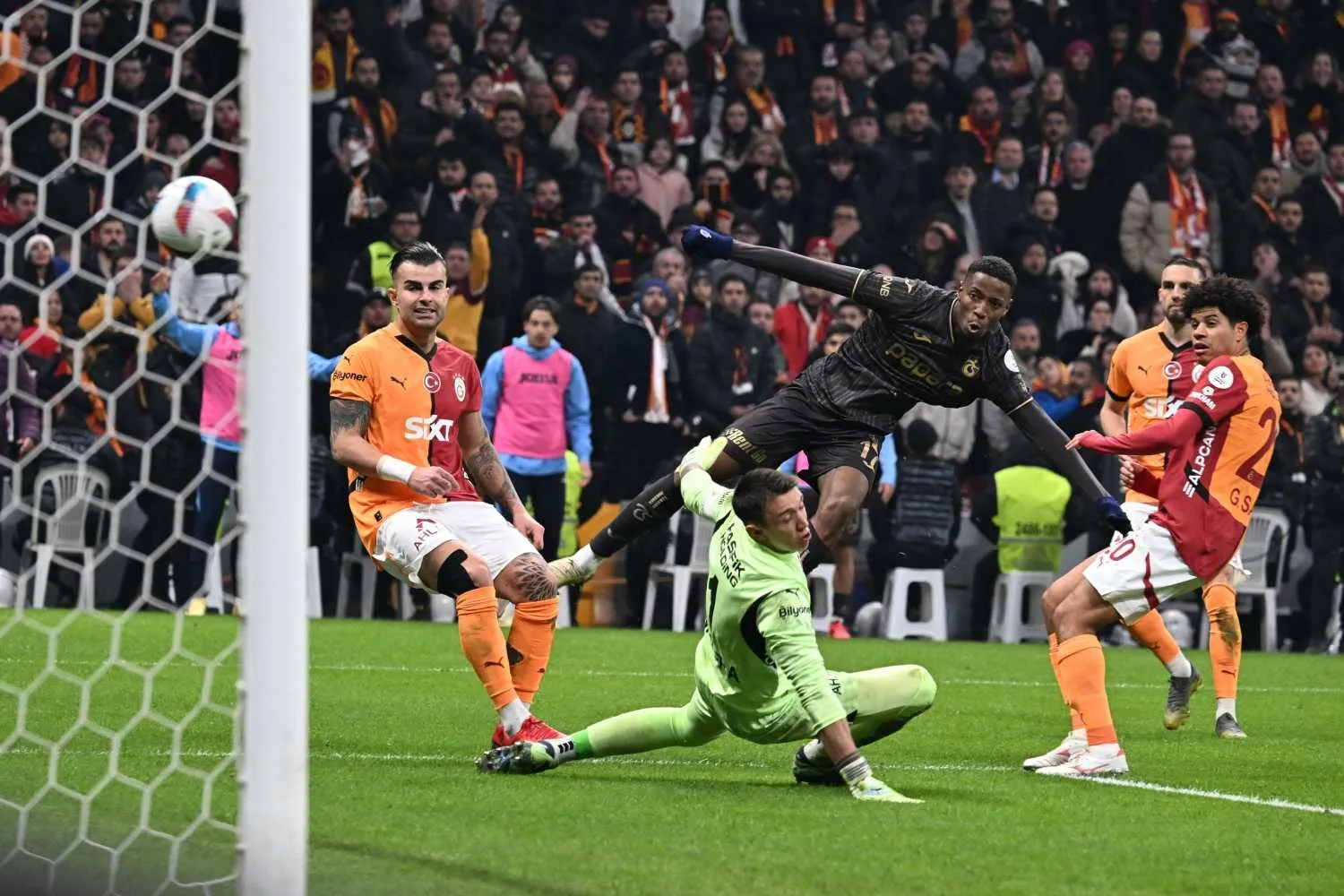 Hocaların hedefi zafer! Trabzonspor - Galatasaray derbisinin 11'leri netleşti - 3