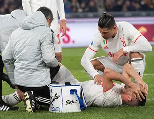 Futbol dünyasından Merih Demiral'a geçmiş olsun mesajları yağdı