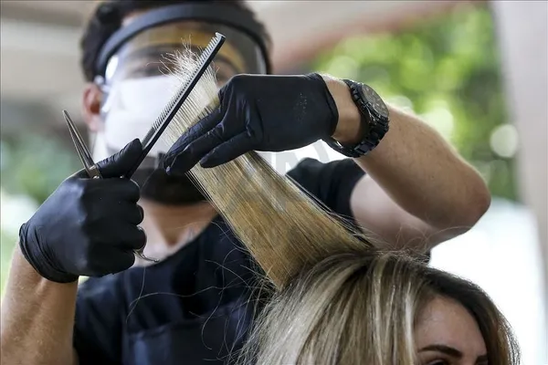 'Sinek kaydı' traş artık serbest! İzmir'de jiletle sakal tıraşı ve makyaj yasağı kaldırıldı-4