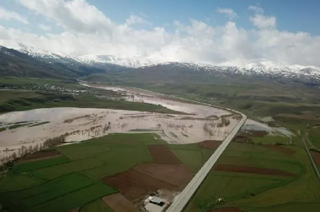 Karasu Nehri taştı