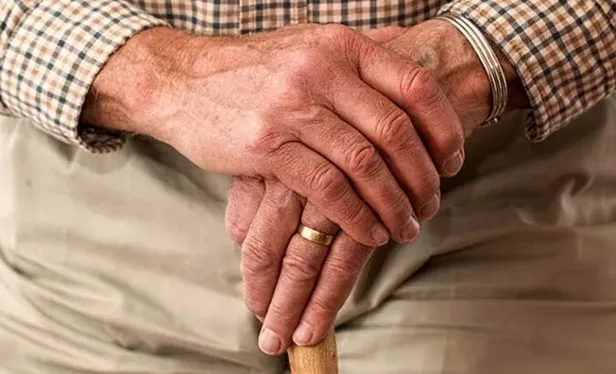 ruyada-yasli-kadin-gormek-ne-anlama-gelir-neye-isarettir-ruyada-yasli-kadinla-konusmanin-anlami-yorumu-1651758915962.jpeg Rüyada yaşlı kadın görmek ne anlama gelir, neye işarettir? Rüyada yaşlı kadınla konuşmanın anlamı, yorumu-1