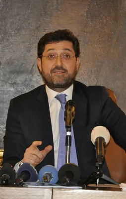 FETÖ'cü polislere Hazinedar kucağı