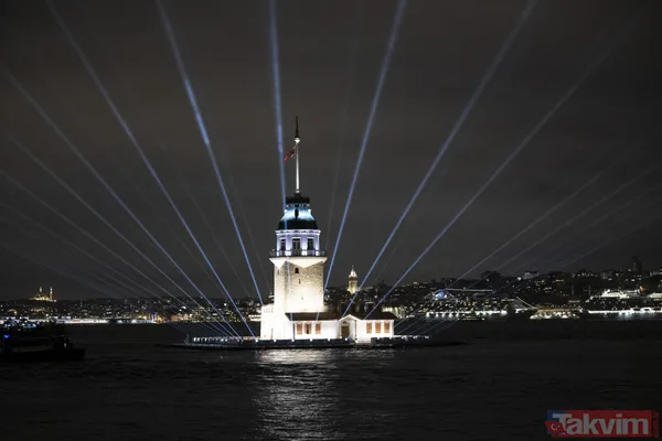 Boğaz incisine kavuştu! "Kız Kulesi ışık ve lazer şovuyla açıldı" - 10