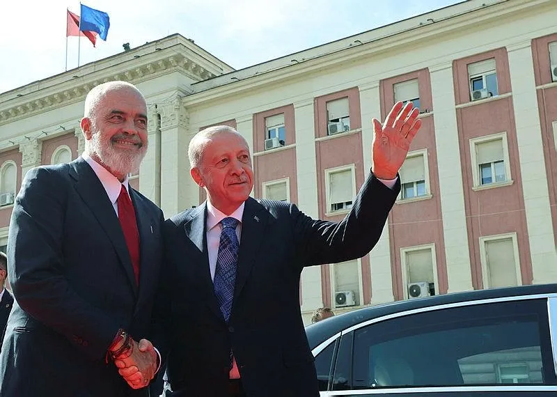 Başkan Erdoğan Osmanlı'nın göz bebeği Balkanlar'da! Arnavutluk'ta imzalar atıldı... Dünyaya İsrail uyarısı-2