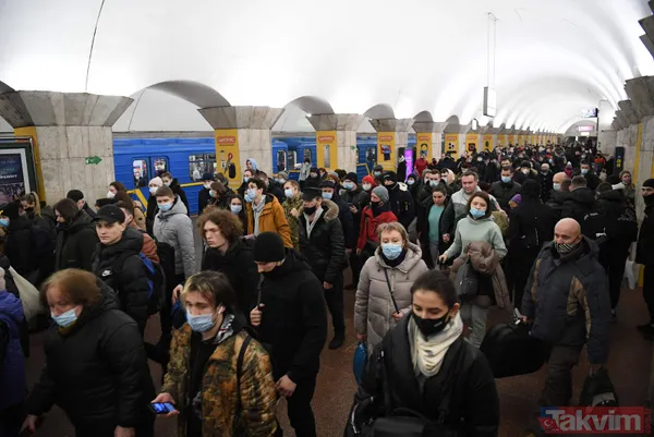 SON DAKİKA: Rusya Ukrayna'yı işgal ediyor! Savaştan en çarpıcı fotoğraflar: Halk metro istasyonlarına kaçtı... Gözlerde korku var - 32