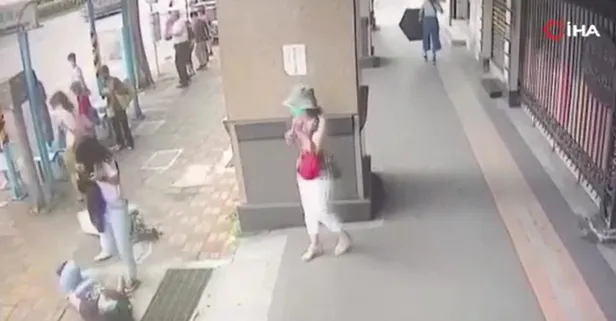 Kafasına 17. kattan klima düşen genç hayatını kaybetti