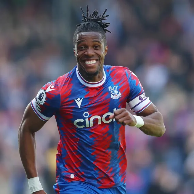Fenerbahçenin  Zaha ısrarı sürüyor! Sarı-Lacivertli ekip tekrar devreye girdi