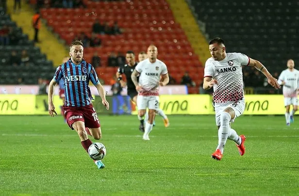 lider-takildi-gaziantep-fk-0-0-trabzonspor-mac-sonucu-1649533396742.jpeg Lider takıldı! Gaziantep FK 0-0 Trabzonspor | MAÇ SONUCU-4