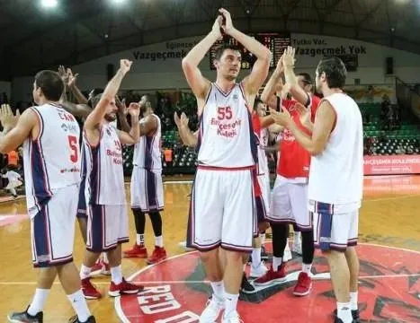 Bahçeşehir evinde galip