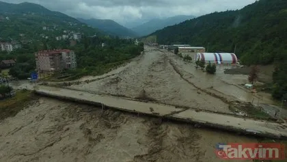 Kastamonu’da sel felaketi: Evler sular altında kaldı yollar kapandı araçlar sürüklendi