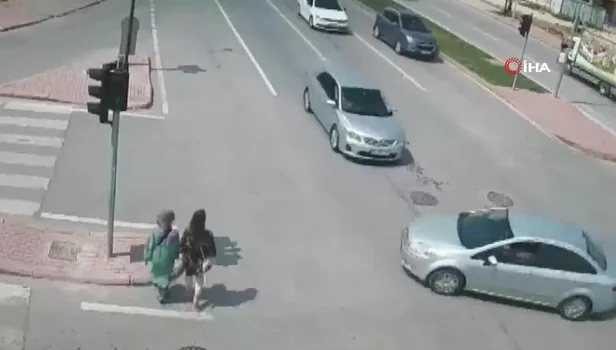 Konya'da feci kaza: İki kadın ölümden döndü