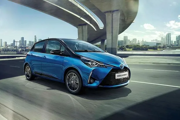 1999da-tanitildi-2000de-yilin-otomobili-secildi-toyota-yarisin-4-milyonuncu-araci-banttan-indi-yaris-teknik-ozellikler-1608312719114.jpeg 1999'da tanıtıldı 2000'de 'Yılın Otomobili' seçildi: Toyota Yaris'in 4 milyonuncu aracı banttan indi | Yaris teknik özellikler-3