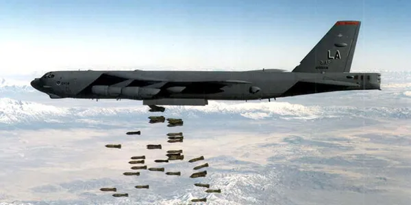 abd-b-52-bombardiman-ucaklarinin-gerceklestirdigi-hava-saldirisinda-200den-fazla-taliban-militani-olduruldu-1628413646260.jpg