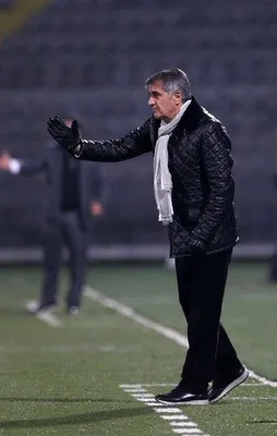 Şenol Güneş ve Ümit Özat, el sıkışmadı!