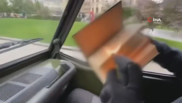 Norveç'te İslam düşmanlarının yaptıkları yanına kalmadı! Kur'an yakan ahlaksızların kaçtıkları araba takla attı-5