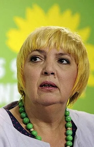 Terör destekçişi Claudia Roth'tan YSK'nın İstanbul kararına ilişkin skandal sözler