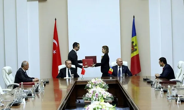 Son dakika: Türkiye ile Moldova arasında imzalar atıldı! Kimlikle seyahat dönemi başladı-3