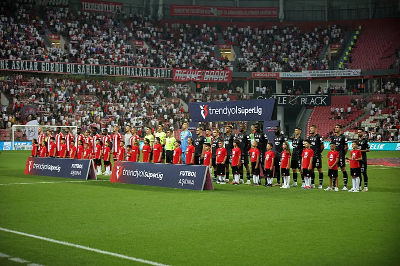 Beşiktaş'a bir dünya yıldızı daha! Cher Ndour'un ardından o da gelecek - 1