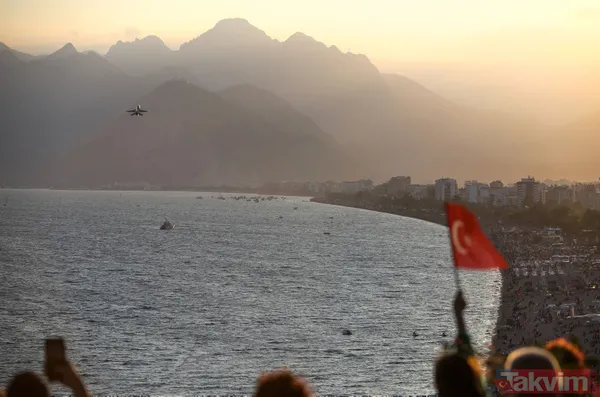 SoloTürk Antalya'da 29 Ekim için uçtu! Muhteşem görüntüler - 15