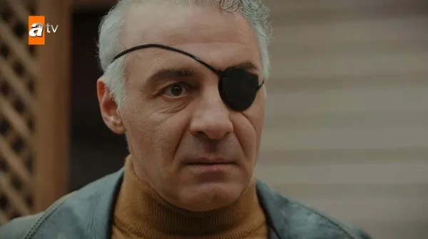 nefesler-tutuldu-ates-kuslari-gulayseyi-catalin-elinden-kurtardi-1677874794135.jpg Nefesler tutuldu! Ateş Kuşları Gülayşe’yi Çatal’ın elinden kurtardı-4