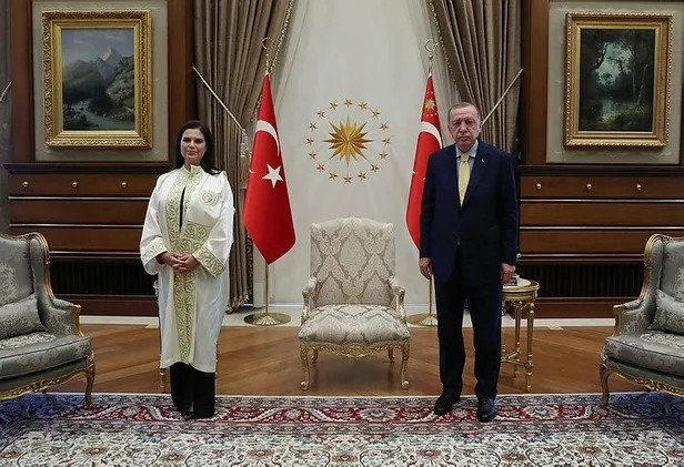 son-dakika-baskan-erdogan-cumhurbaskanligi-kulliyesinde-rektorleri-kabul-etti-1612453905538.jpeg Son dakika: Başkan Erdoğan, Cumhurbaşkanlığı Külliyesi'nde rektörleri kabul etti-2