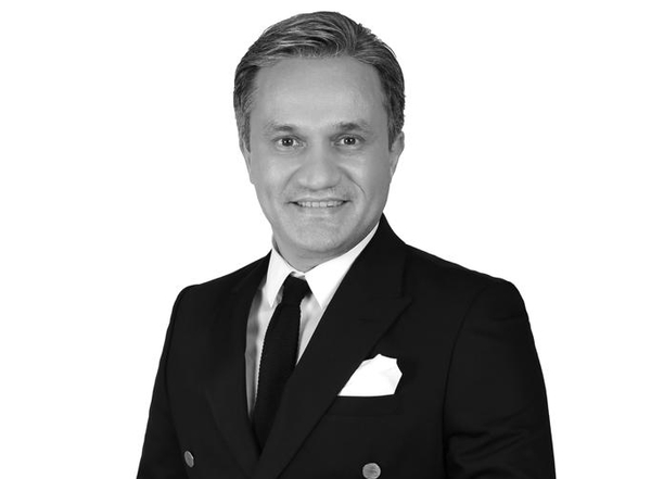 Dr. Buğra Adil Buyrukçu uyarıyor: Saç dökülmesini ciddiye alın-1