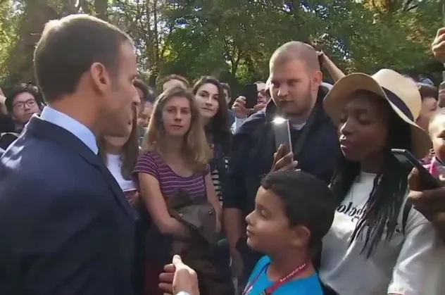 Macron'dan Fransız gence küstah cevap