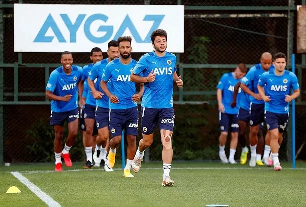 fenerbahcede-kadro-krizi-serdar-dursun-caulker-jose-sosa-pelkas-ve-valencia-1628784147637.jpeg Fenerbahçe'de kadro krizi! Serdar Dursun, Caulker, Jose Sosa, Pelkas ve Valencia...-2