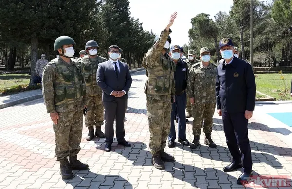 SON DAKİKA: Milli Savunma Bakanı Hulusi Akar ve TSK'nın komuta kademesi Gökçeada'da! Rüzgar Alayı'nı denetledi - 9