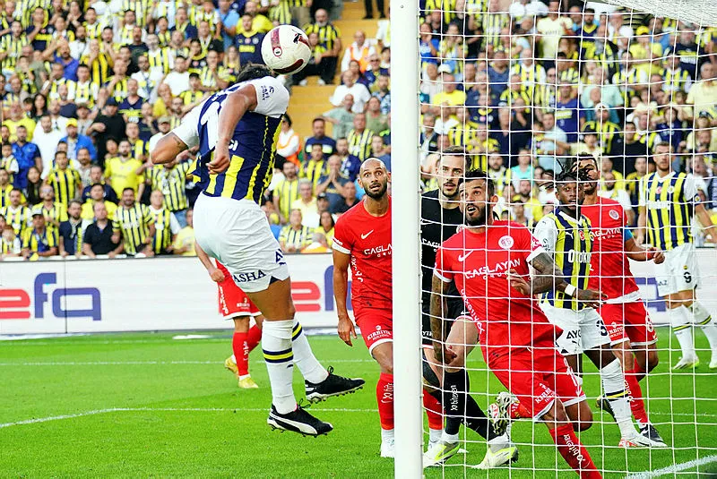 FENERBAHÇE HABERLERİ | İsmail Kartal'dan o yıldıza kesik! Performansı sınıfta kaldı - 10