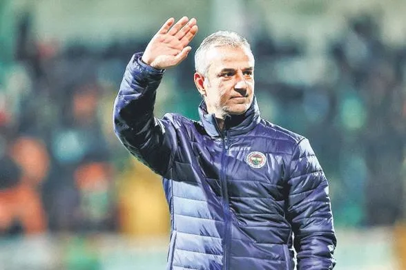 fenerbahcede-rumen-hoca-listenin-ilk-sirasinda-baskan-koc-rumen-hoca-ile-gorusecek-1686606995513.jpeg Fenerbahçe'de Rumen hoca listenin ilk sırasında! Başkan Koç, Lucescu ile görüşecek-4
