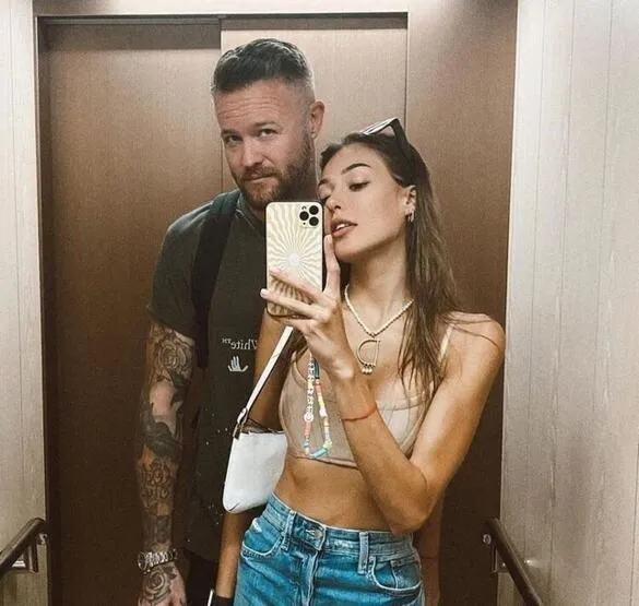 Dilan Çiçek Deniz ve Thor Saevarsson sokak ortasında aşka geldiler!