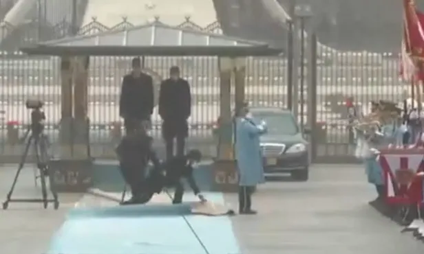 sirbistan-cumhurbaskani-aleksandar-vucic-baskan-erdogan-a-o-anlari-anlatti-baska-hicbir-ulkede-gormedigim-bir-1642530411319.jpg Sırbistan Cumhurbaşkanı Aleksandar Vucic, Başkan Erdoğan' a o anları anlattı: Başka hiçbir ülkede görmediğim bir şey-2