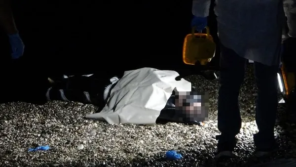 rusya-ukrayna-savasi-nukleer-tehlikesi-gunun-fotografi-bu-olen-kardesine-sarildi-gecmisi-kucaklamak-1664568929417.jpg Rusya-Ukrayna savaşı... Nükleer tehlikesi! Günün fotoğrafı bu: Ölen kardeşine sarıldı: Geçmişi kucaklamak-4