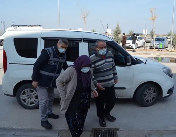 aksarayda-miras-kavgasi-gelin-oldu-otopside-4-bicak-darbesi-aldigi-tespit-edildi-1617458857460.jpg Aksaray'da miras kavgası! Gelin öldü! Otopside 4 bıçak darbesi aldığı tespit edildi-4