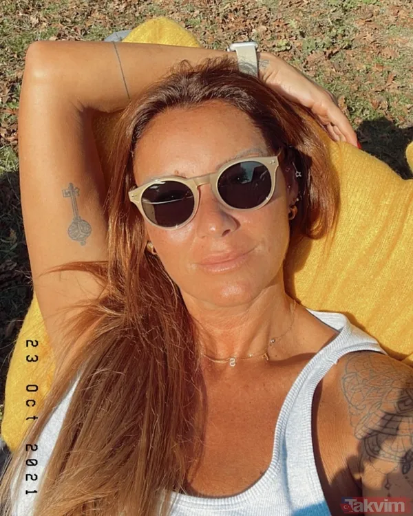 Kim der 49 yaşında! Pınar Altuğ teknede sere serpe! Emre Altuğ’dan ilk yorum geldi! Seda Sayan kayıtsız kalamadı! Yağmur Atacan’ın eşi... - 13