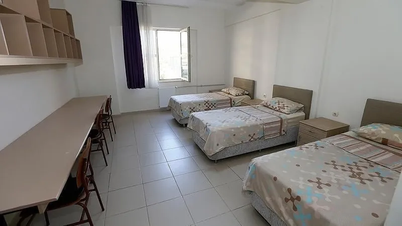 pansiyonlu-liseler-icin-masada-4-formul-var-1771968054829.jpeg Pansiyonlu liselere giriş için masada 4 formül var-4