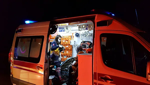 kocaelide-tirla-carpisan-ozel-halk-otobusunde-6-kisi-yaralandi-1614023603170.jpg Kocaeli'de tırla çarpışan özel halk otobüsünde 6 kişi yaralandı-5