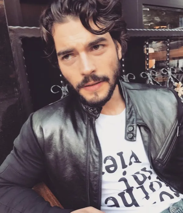 hercai-ile-parlayan-akin-akinozunun-unu-ulke-sinirini-asti-basarisi-ispanyada-buyuk-ses-getirdi-yeni-ve-karsi-konulamaz-turk-jonu-1623181355818.jpg