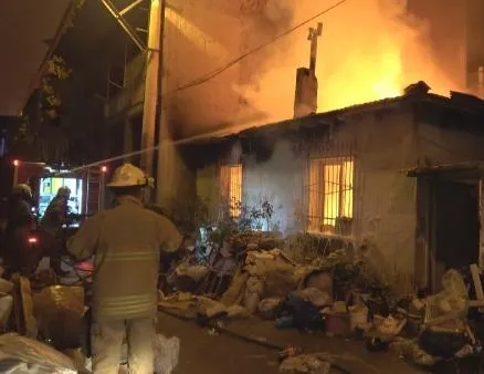 Gece yarısı alev alev yandı!