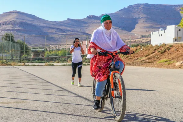 mardin-derikte-3-cocuk-annesi-sevdet-baki-5-ayda-ilcedeki-72-kadina-bisiklet-surmeyi-ogretti-1634022665179.jpg Mardin Derik'te 3 çocuk annesi Sevdet Baki 5 ayda ilçedeki 72 kadına bisiklet sürmeyi öğretti-2