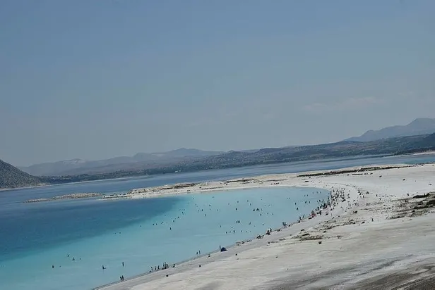 "Türkiye'nin Maldivleri" Salda Gölü'ne ziyaretçi akını! 2019'da 1 milyon 400 bin kişi ziyaret etti-2