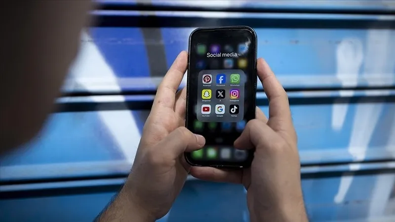 adalet-bakani-akin-gurlekten-sosyal-medya-mesaji-1772098410073.jpeg Adalet Bakanı Akın Gürlek'ten sosyal medya mesajı: Anonim olarak kullanılan hesaplara süre vereceğiz!-4