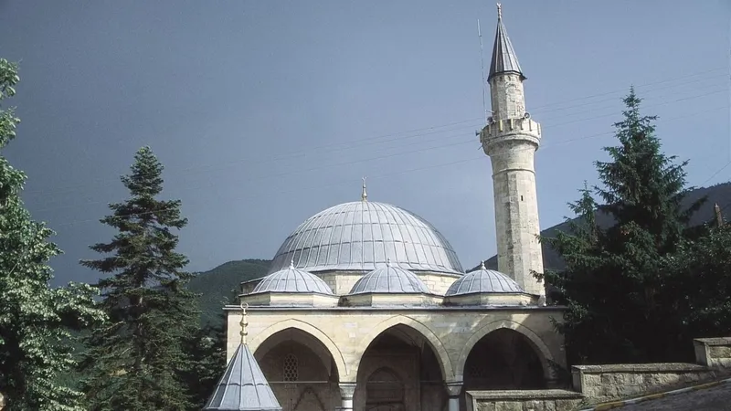 kubbesi-kursunla-kapli-508-yildir-ayakta-duran-camii-yillara-meydan-okuyor-1777733164152.jpg Kubbesi kurşunla kaplı: 508 yıldır ayakta duran camii yıllara meydan okuyor-2