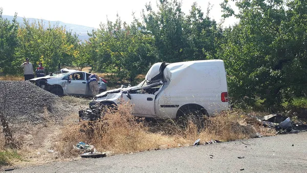Malatya'da zincirleme kaza: 5 kişi hayatını kaybetti!-1
