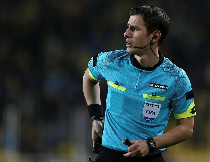 UEFA’dan Türk hakeme görev!